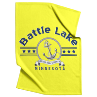 Fleece_Blanket_Plush_Battle_Lake_Yell_V_Blanket_Top_Bottom_Folds_Mockup.png